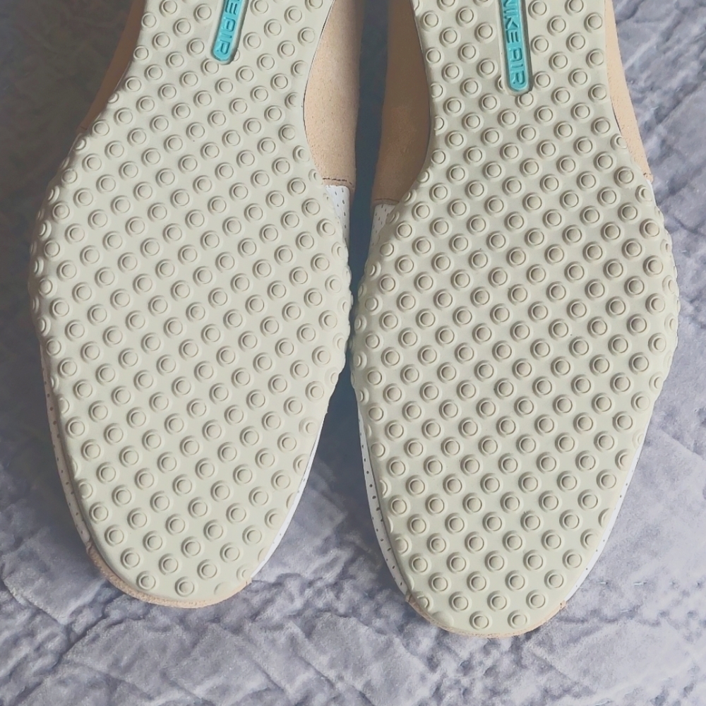 Shoes - Picture 9 of 9